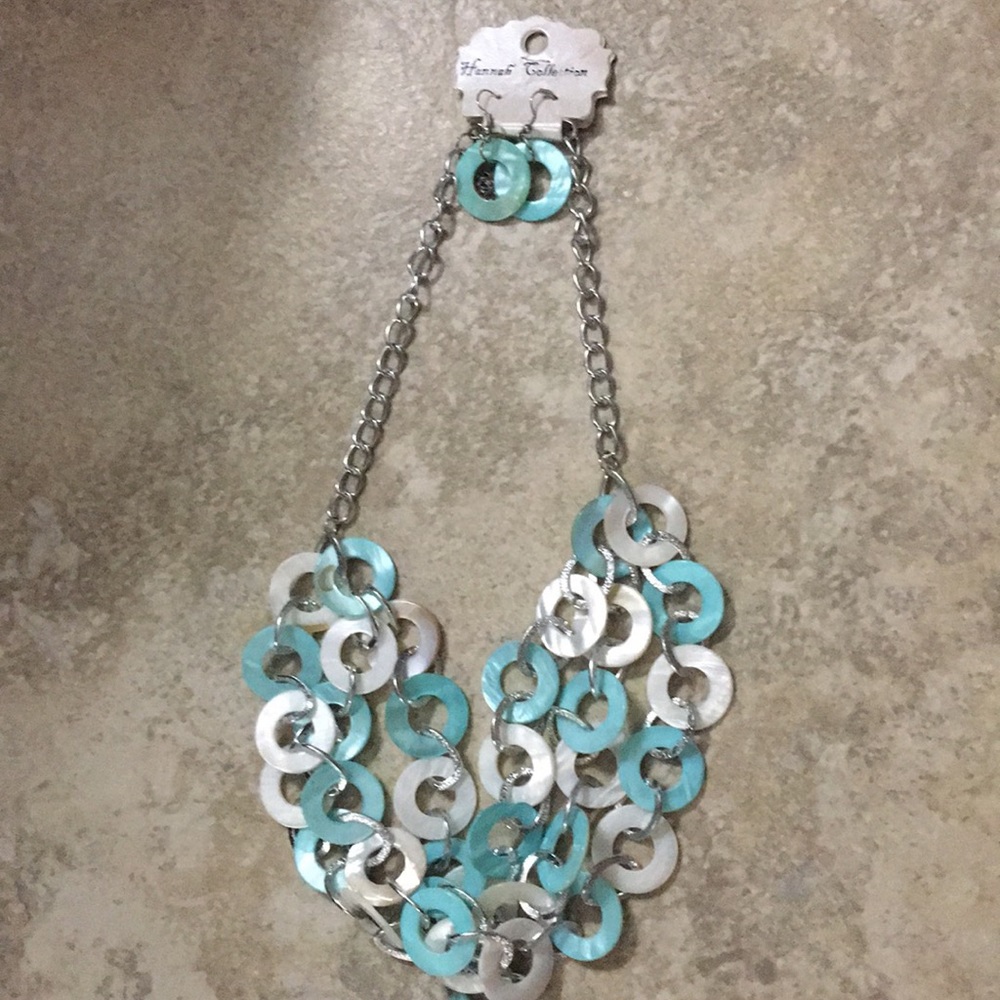 Sea shell necklace set!
